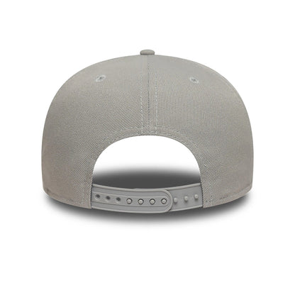 This is a Chicago Bulls Grey 9FIFTY Snapback Cap 6