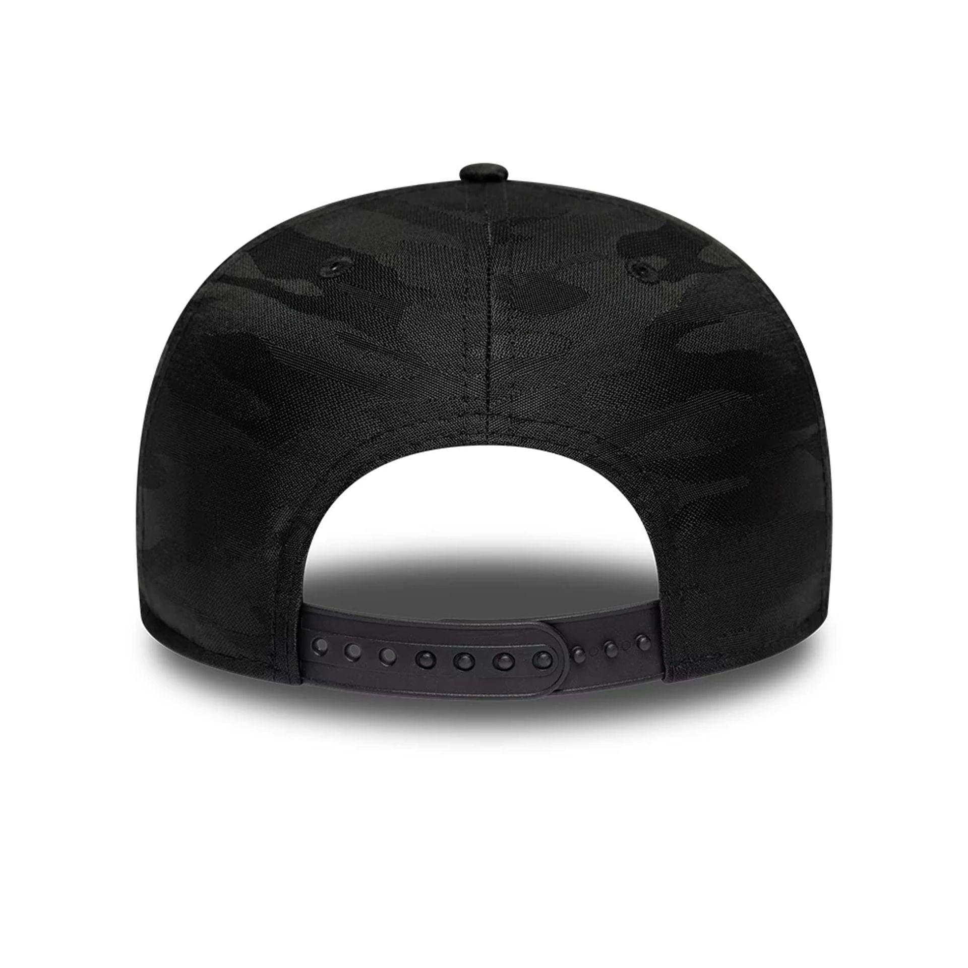 Pictured is this MLB Black On Black New York Yankees 9FIFTY Snapback cap in black. 6