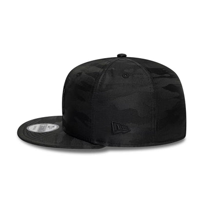 Pictured is this MLB Black On Black New York Yankees 9FIFTY Snapback cap in black. 4