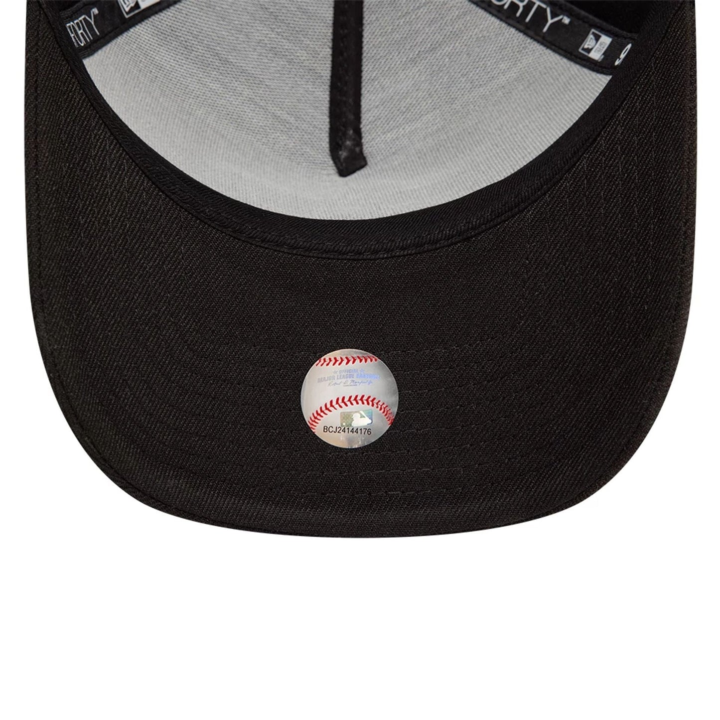 This is a Oakland Athletics Black White 9FORTY A-Frame Adjustable Cap 5