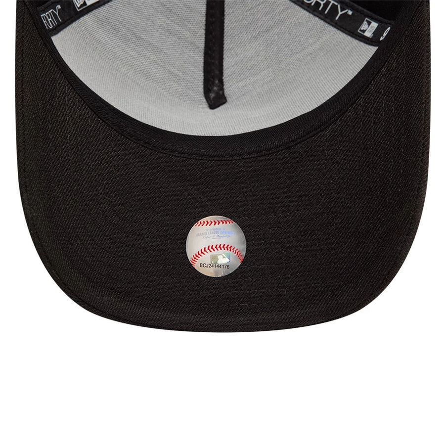 This is a Oakland Athletics Black White 9FORTY A-Frame Adjustable Cap 5