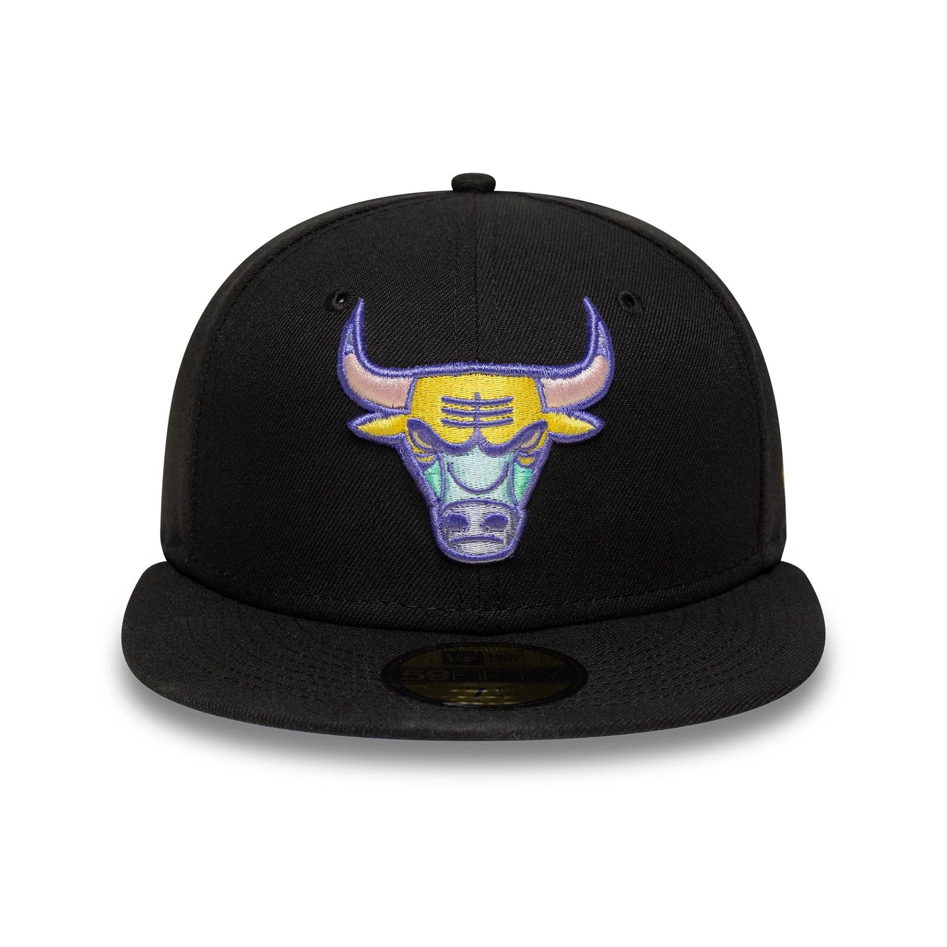 This is a Chicago Bulls NBA Essential Black 59FIFTY Fitted Cap 3