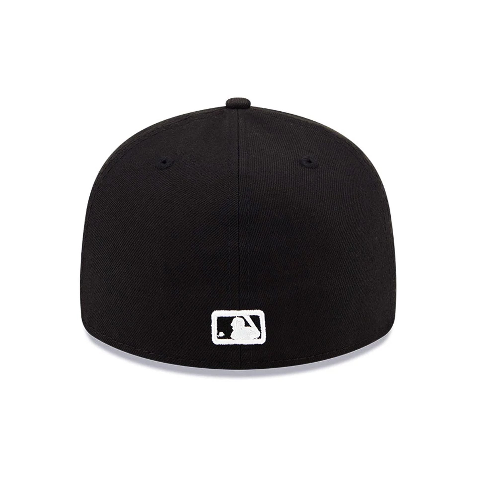 Pictured is this Chicago White Sox Black Low Profile 59FIFTY Fitted Cap 7