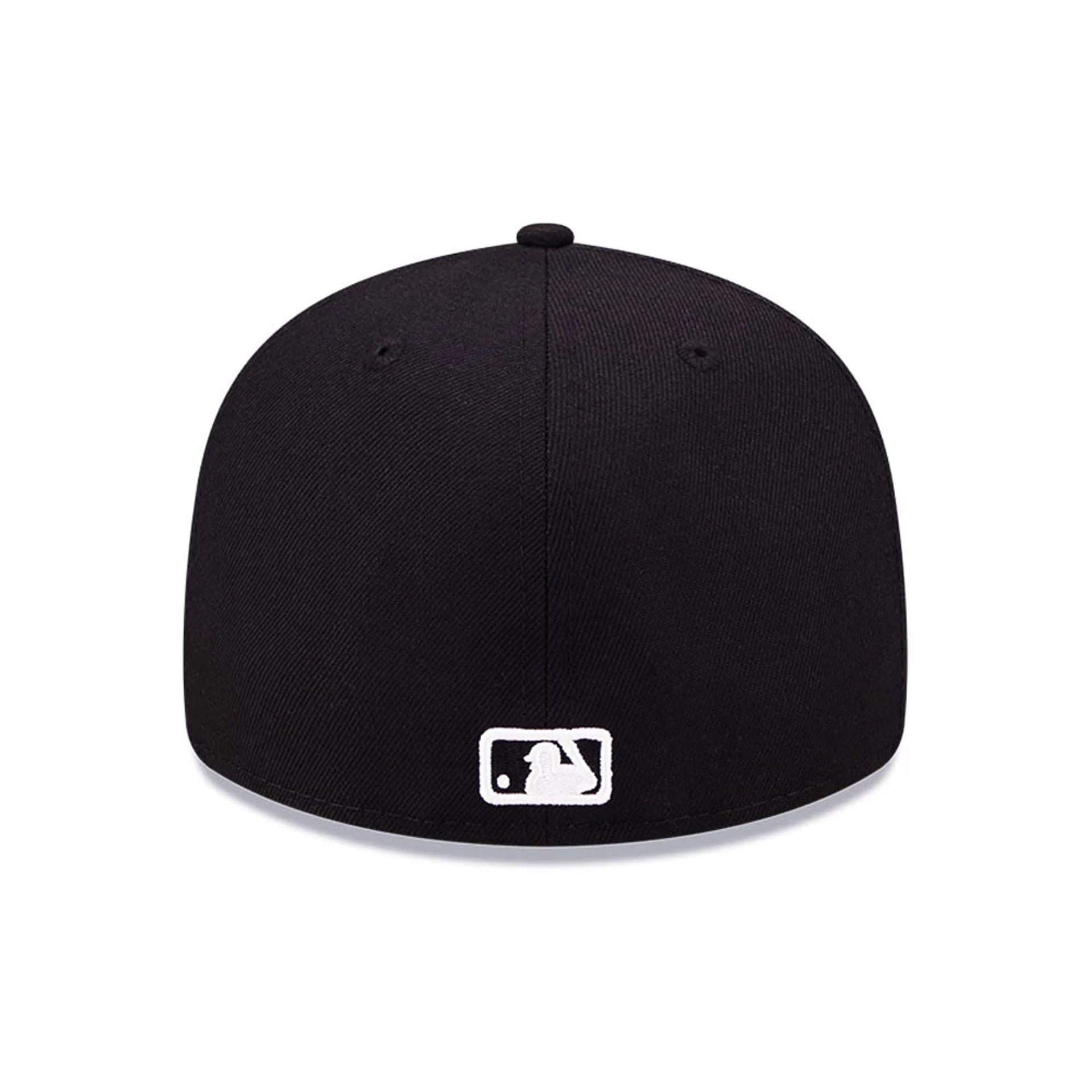 Pictured is this MLB Washington Nationals Black Low Profile 59FIFTY Fitted cap. 7