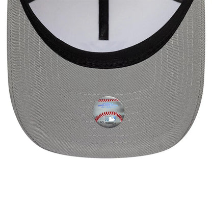 Pictured is this MLB Cooperstown New York Yankees 9FORTY A-Frame cap in white & grey. 7