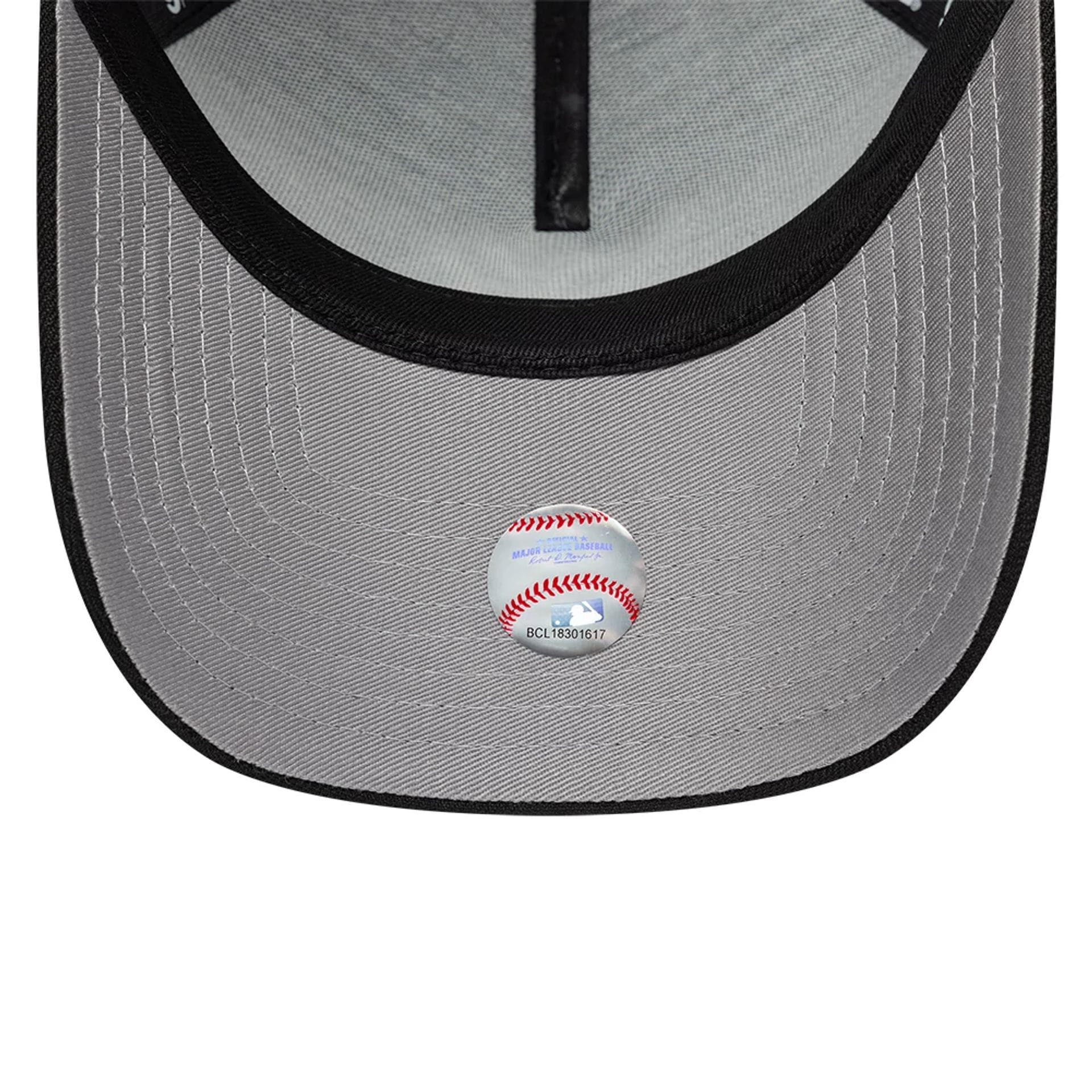 Pictured is this MLB Cooperstown New York Yankees 9FORTY A-Frame cap in black. 2