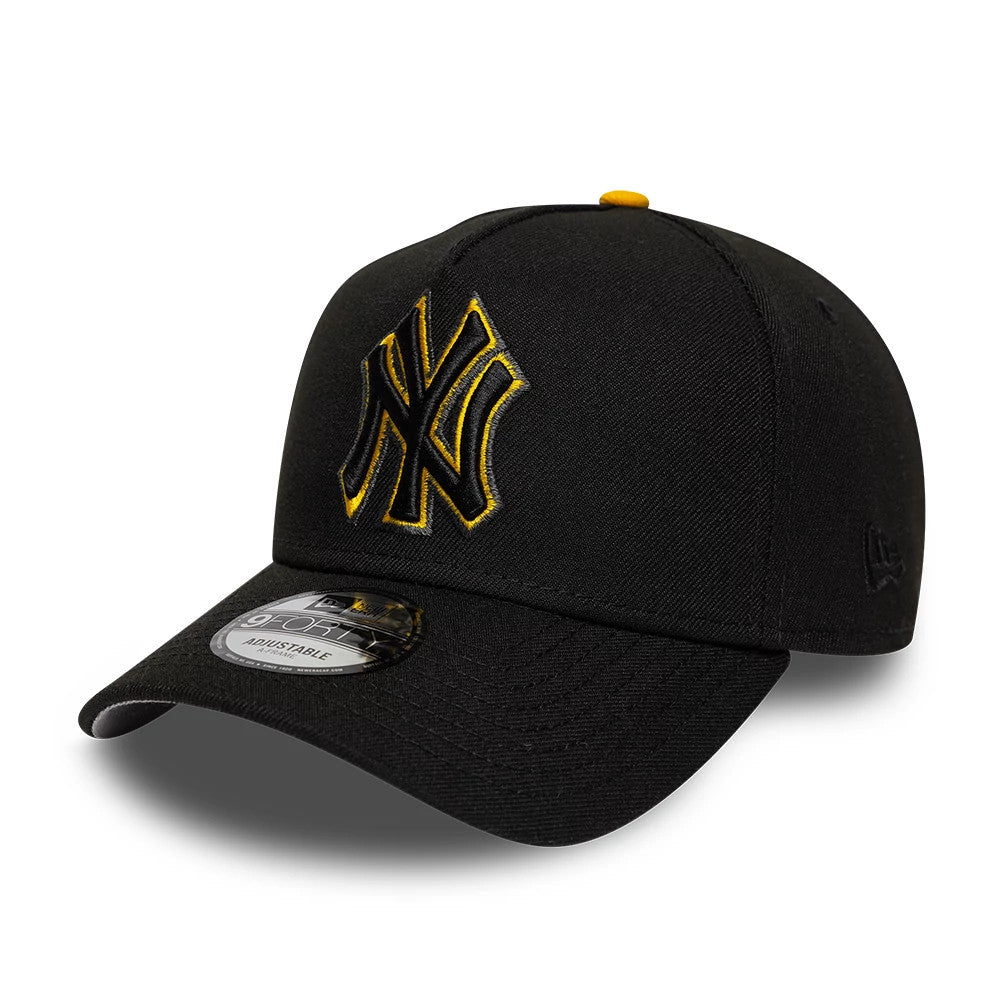 Pictured is this MLB Cooperstown New York Yankees 9FORTY A-Frame cap in black. 4