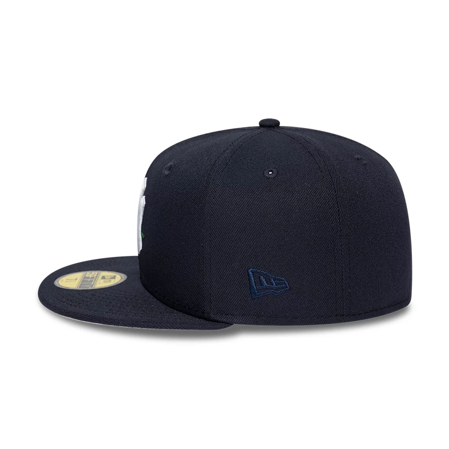 Pictured is this MLB Rose New York Yankees 59FIFTY Fitted cap in navy. 7