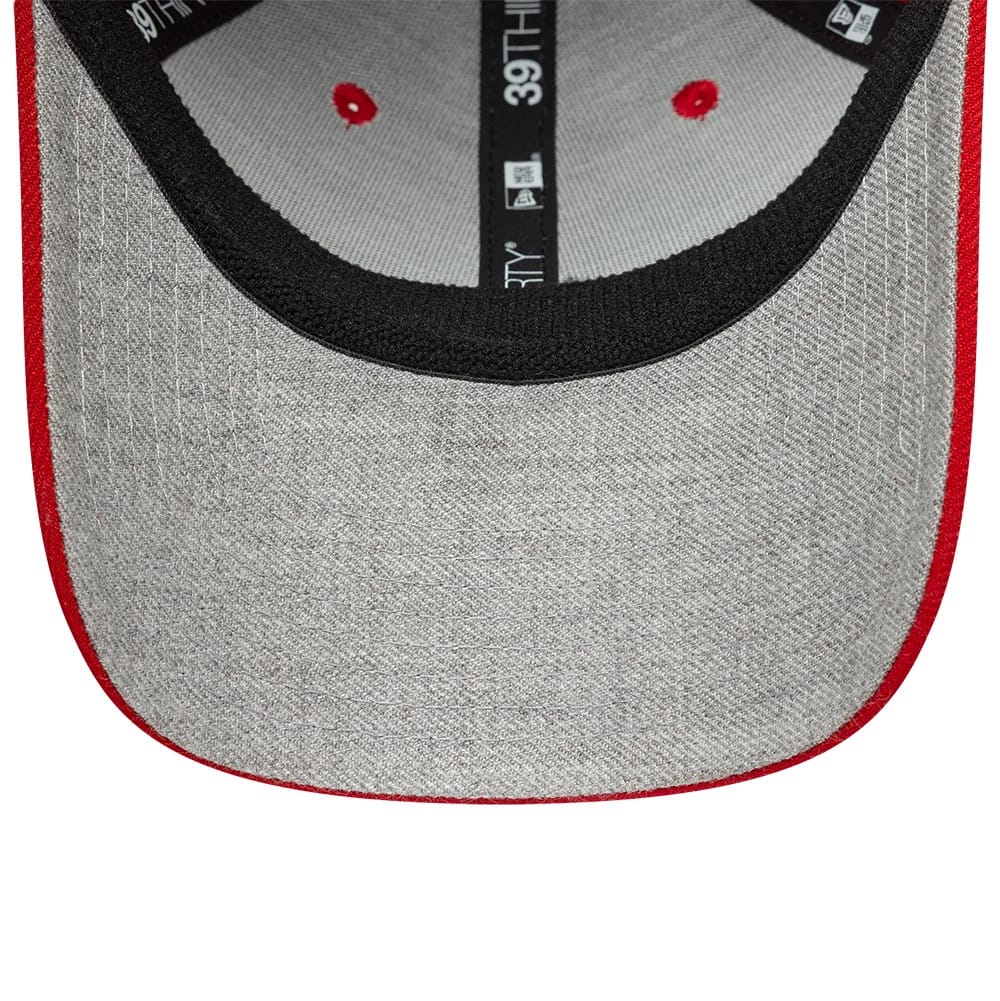This is a New Era Essential Red 39THIRTY Stretch Fit Cap 2