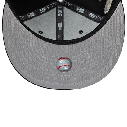 Pictured is this MLB Rose New York Yankees 59FIFTY Fitted cap in black. 2