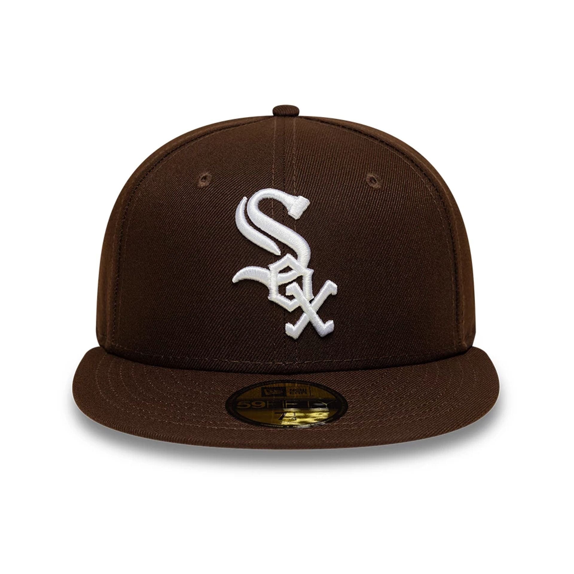Pictured is this MLB Chicago White Sox 59FIFTY Fitted cap in dark brown. 3