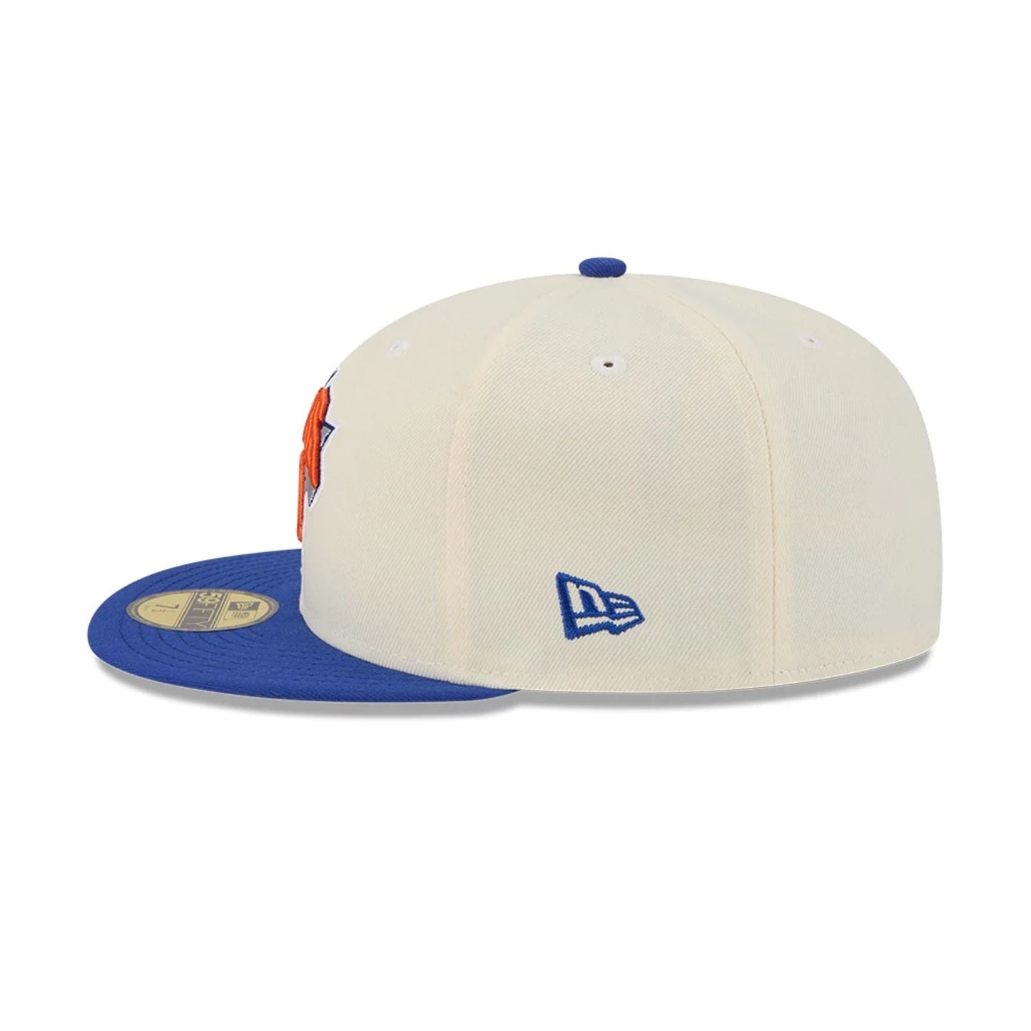 This is a New York Knicks NBA White 59FIFTY Fitted Cap 6