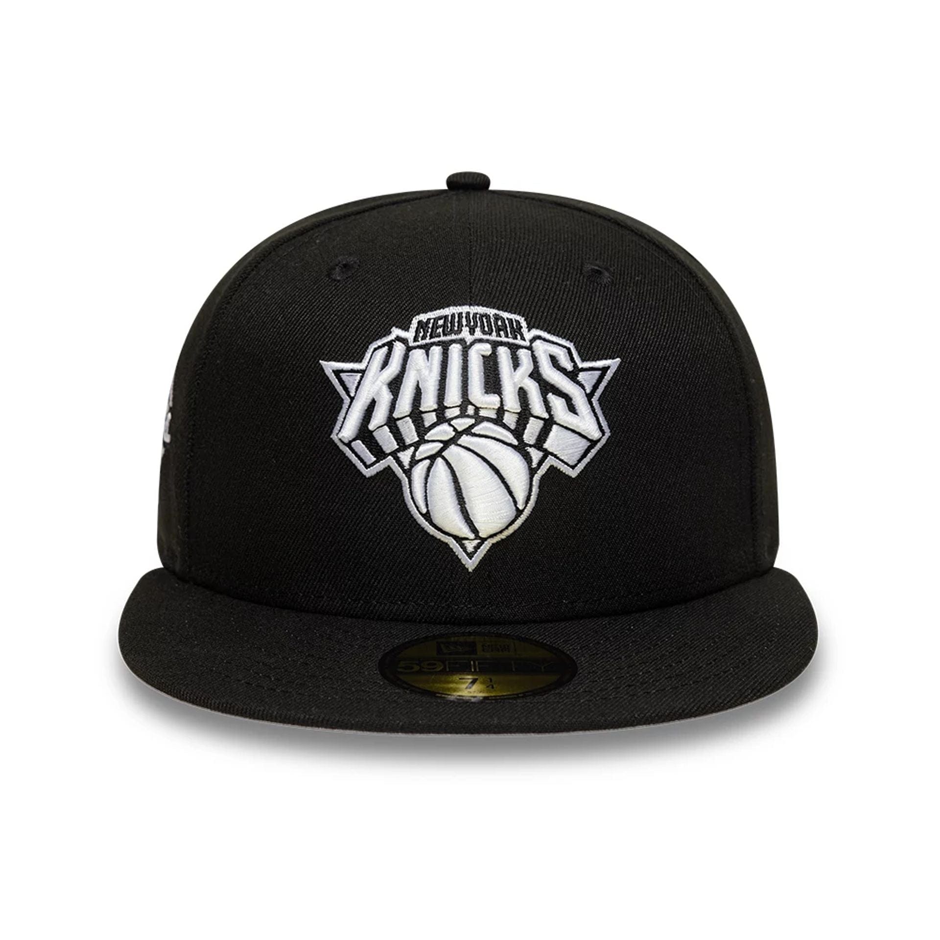 This is a New York Knicks NBA Black 59FIFTY Fitted Cap 3