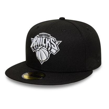 This is a New York Knicks NBA Black 59FIFTY Fitted Cap 4