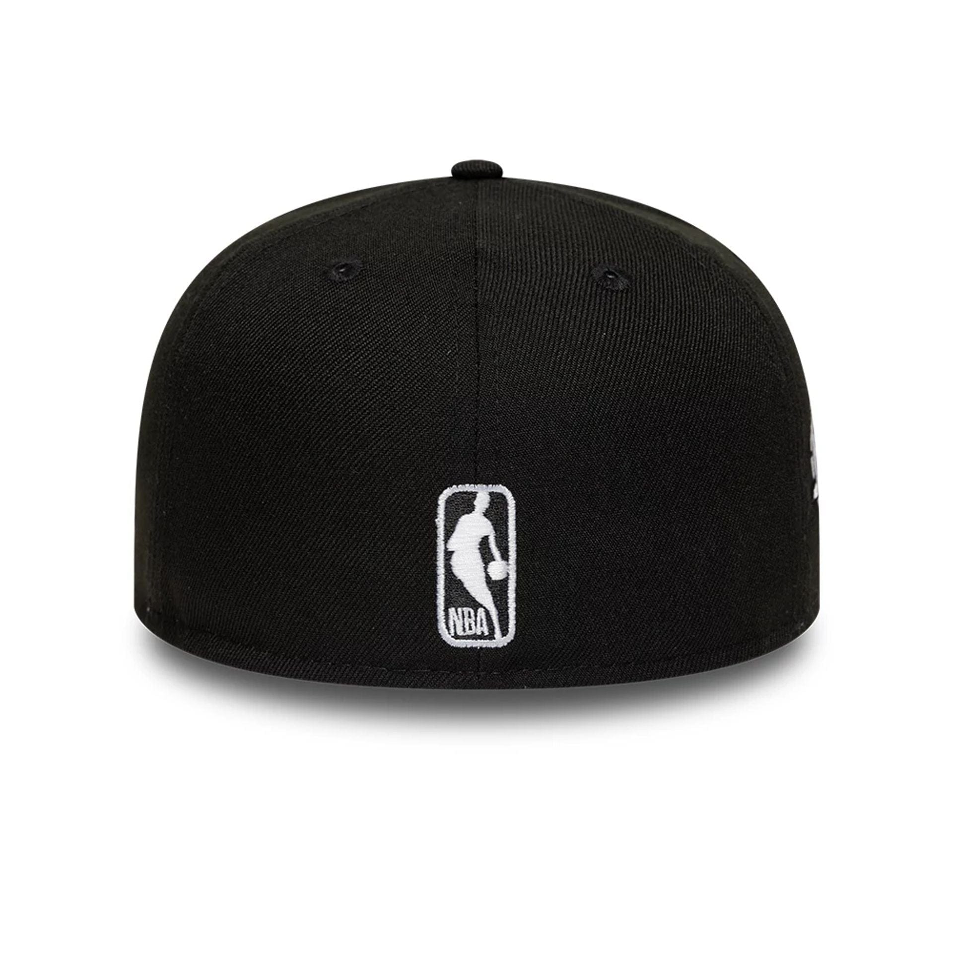 This is a New York Knicks NBA Black 59FIFTY Fitted Cap 7