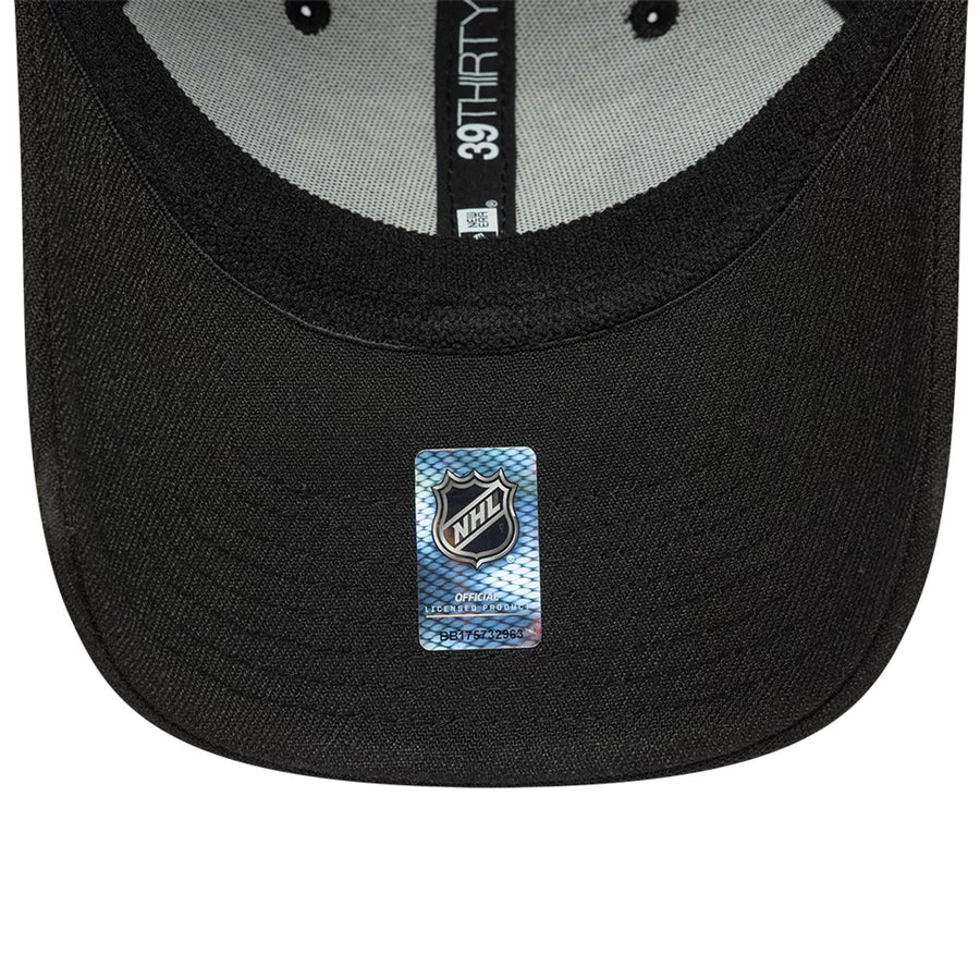 This is a Pittsburgh Penguins NHL Black 39THIRTY Stretch-Fit Cap 7