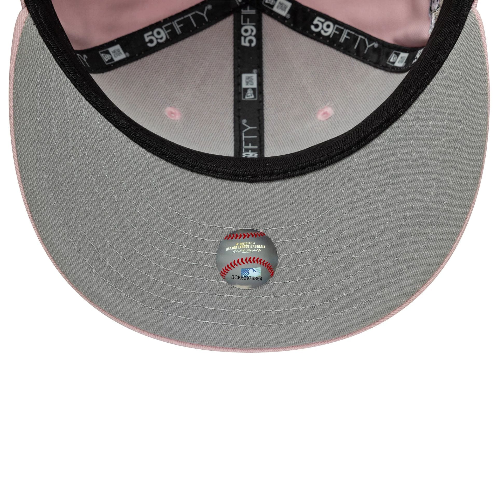 This is a New York Yankees MLB World Series Pink 59FIFTY Fitted Cap 2