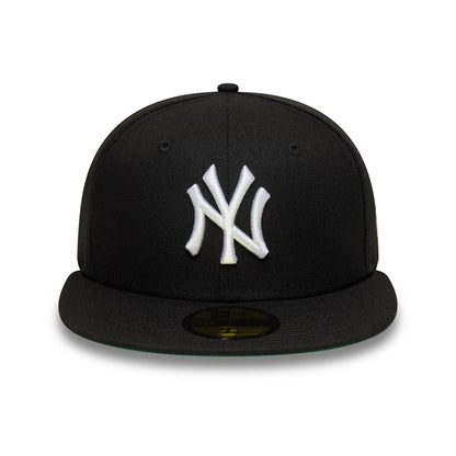 This is a New York Yankees MLB Black 59FIFTY Fitted Cap 3