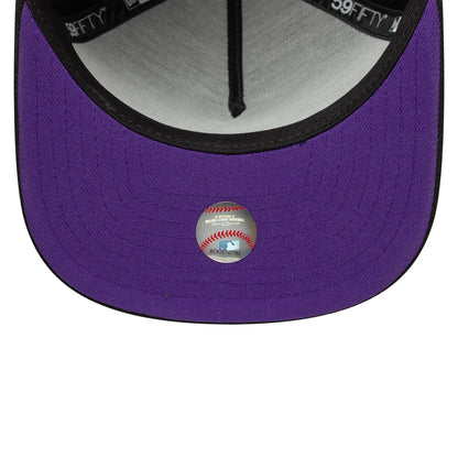 Pictured in this MLB Bats Chicago White Sox Black 59FIFTY A-Frame Fitted Cap 2