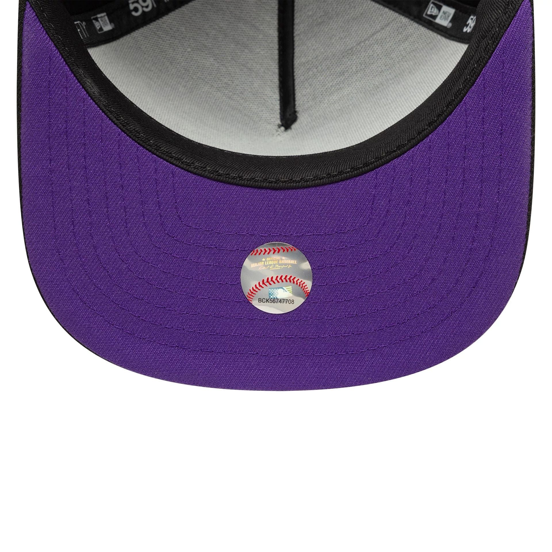 Pictured in this MLB Bats New York Yankees Black 59FIFTY A-Frame Fitted Cap 2