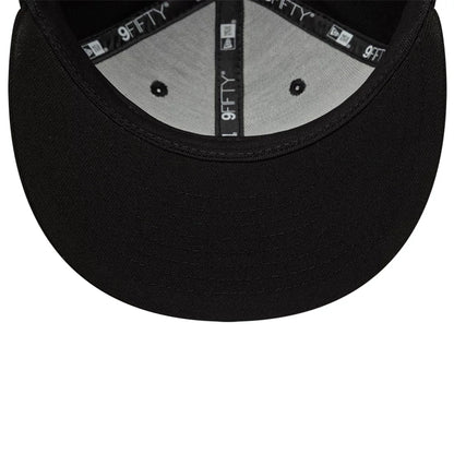 This is a New Era New York Black 9FIFTY Snapback Adjustable Cap 7