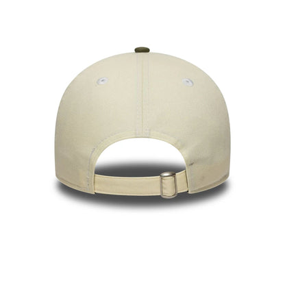 This is a New York Knicks NBA Cream 9TWENTY Adjustable Cap 6