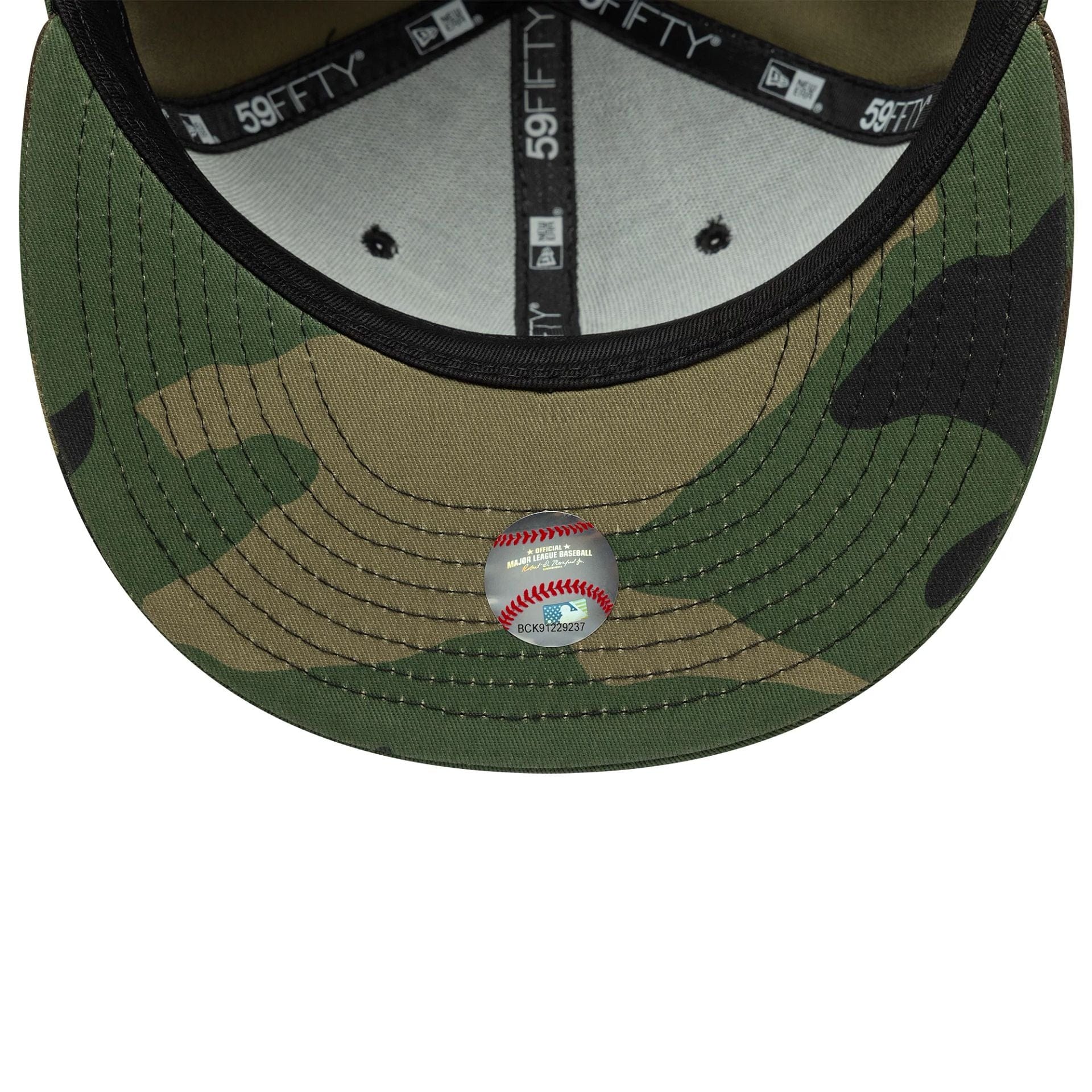 This is a New York Yankees MLB Green Camo 59FIFTY Fitted Cap 7