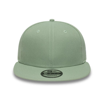 This is a New Era Green 9FIFTY Snapback Adjustable Cap 2