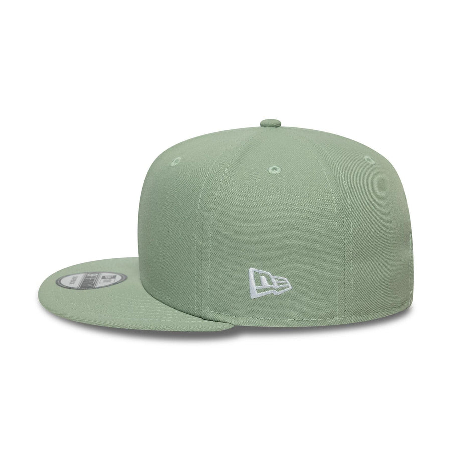 This is a New Era Green 9FIFTY Snapback Adjustable Cap 4