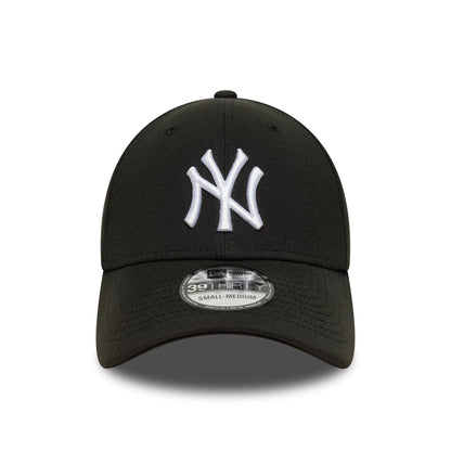 This is a New York Yankees MLB Black 39THIRTY Stretch Fit Cap 2