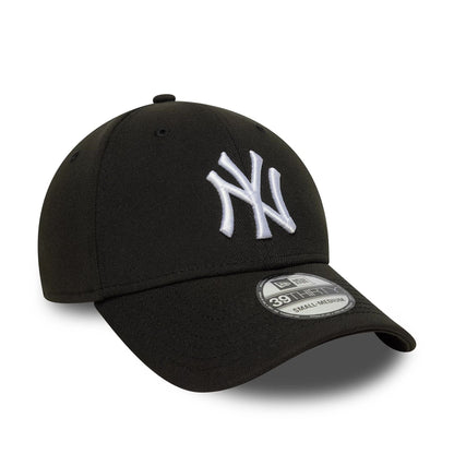 This is a New York Yankees MLB Black 39THIRTY Stretch Fit Cap 3