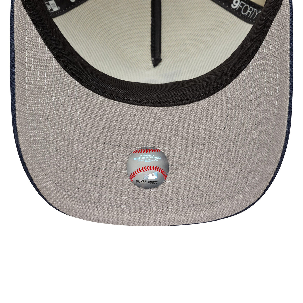 This is a LA Dodgers MLB Chrome Blue Contrast Cream 9FORTY A-Frame Adjustable Cap 2