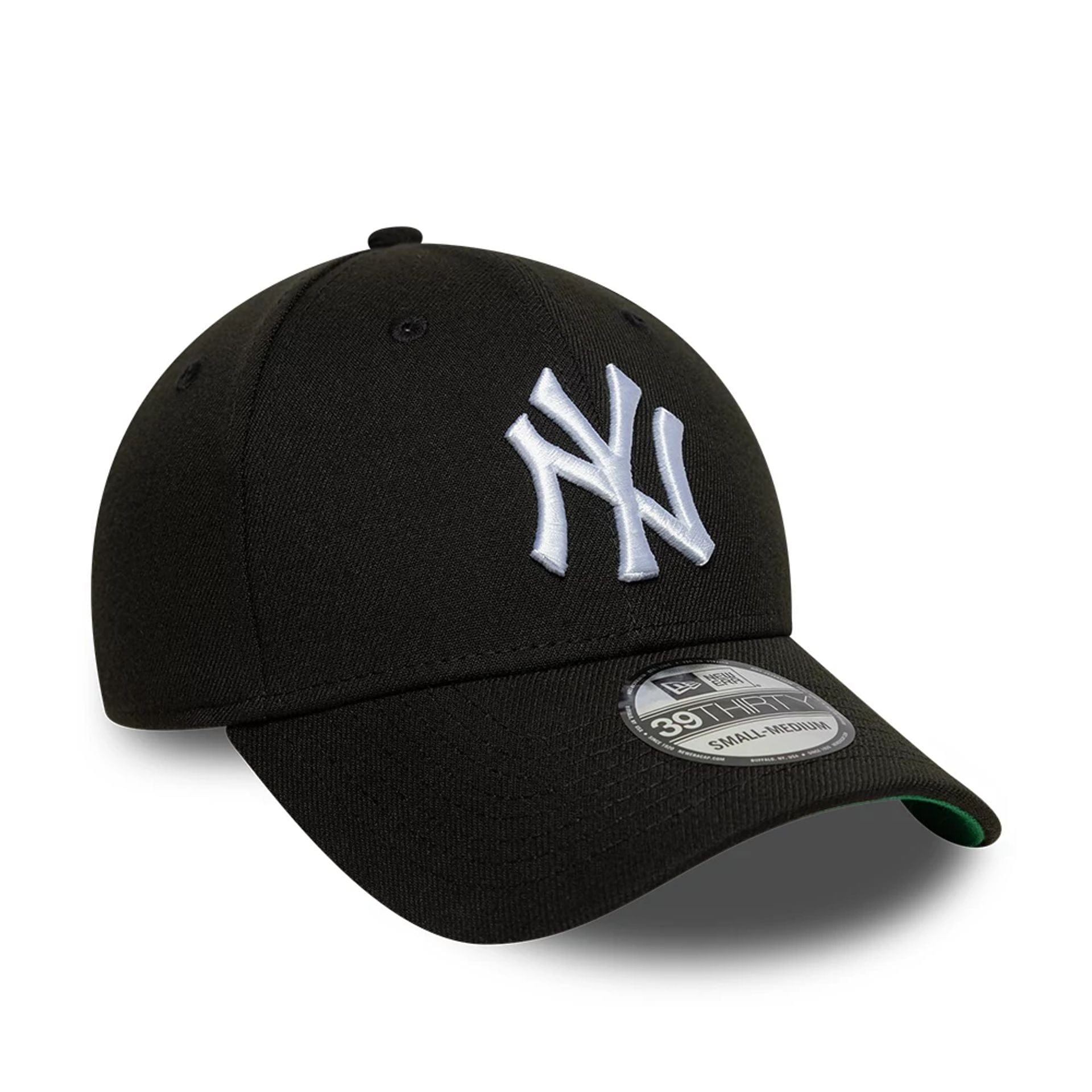 This is a New York Yankees MLB Black 39THIRTY Stretch Fit Cap 4