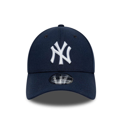 This is a New York Yankees MLB Dark Blue 39THIRTY Stretch Fit Cap 2