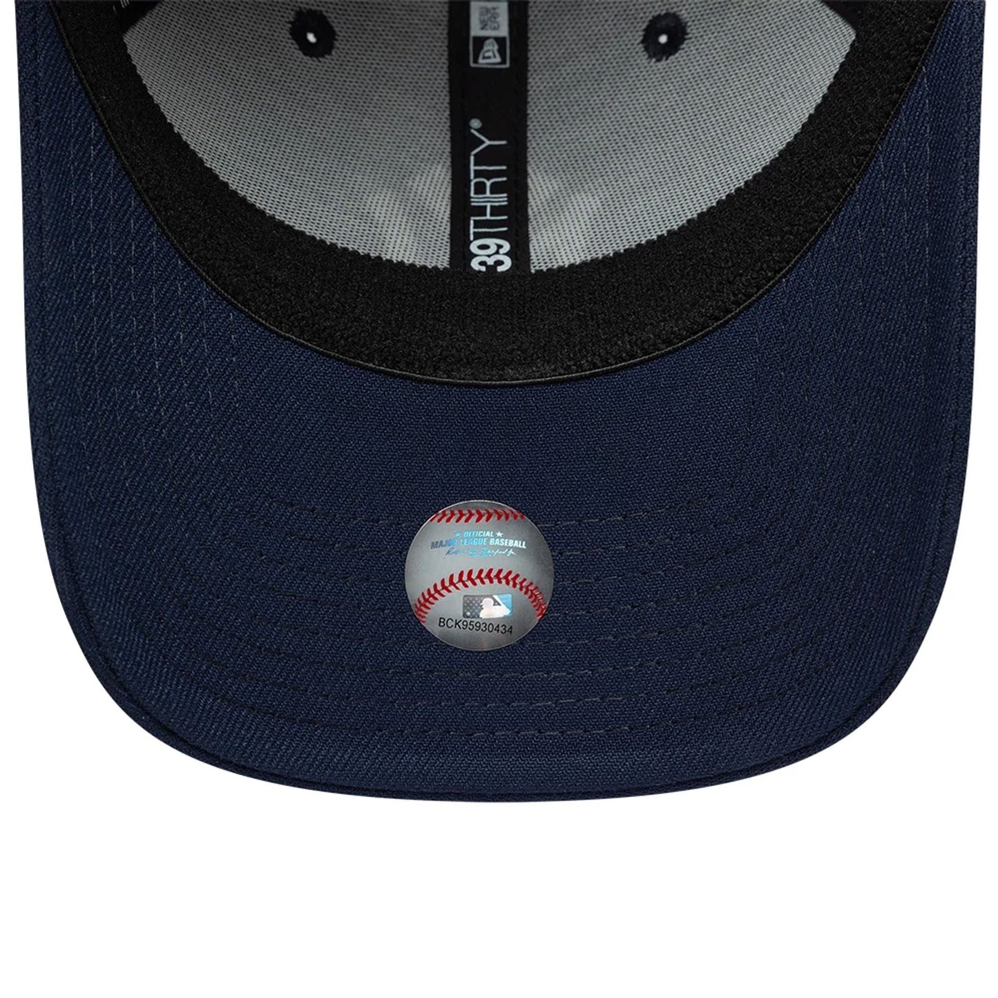 This is a New York Yankees MLB Dark Blue 39THIRTY Stretch Fit Cap 7