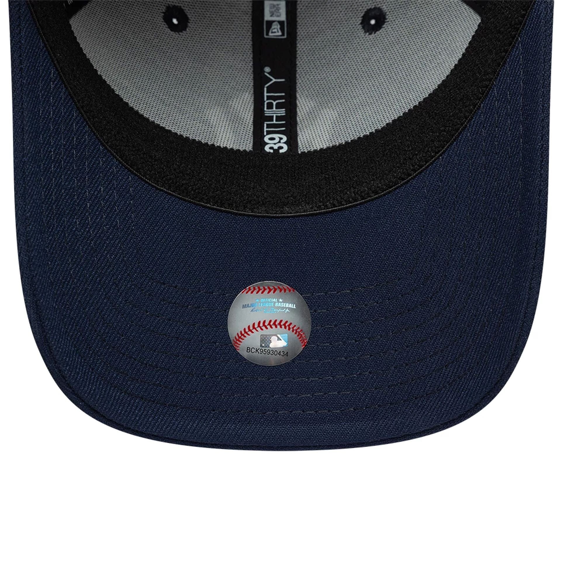 This is a New York Yankees MLB Dark Blue 39THIRTY Stretch Fit Cap 7