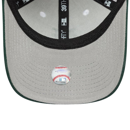 This is a New York Mets MLB White 39THIRTY Stretch Fit Cap 2