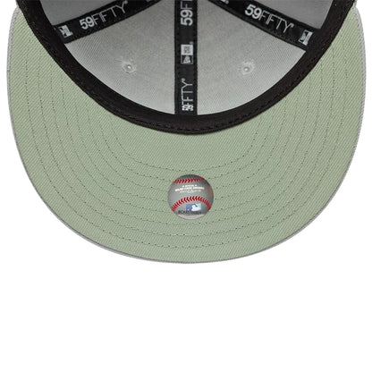 This is a New York Yankees MLB Grey & Green 59FIFTY Fitted Cap 2