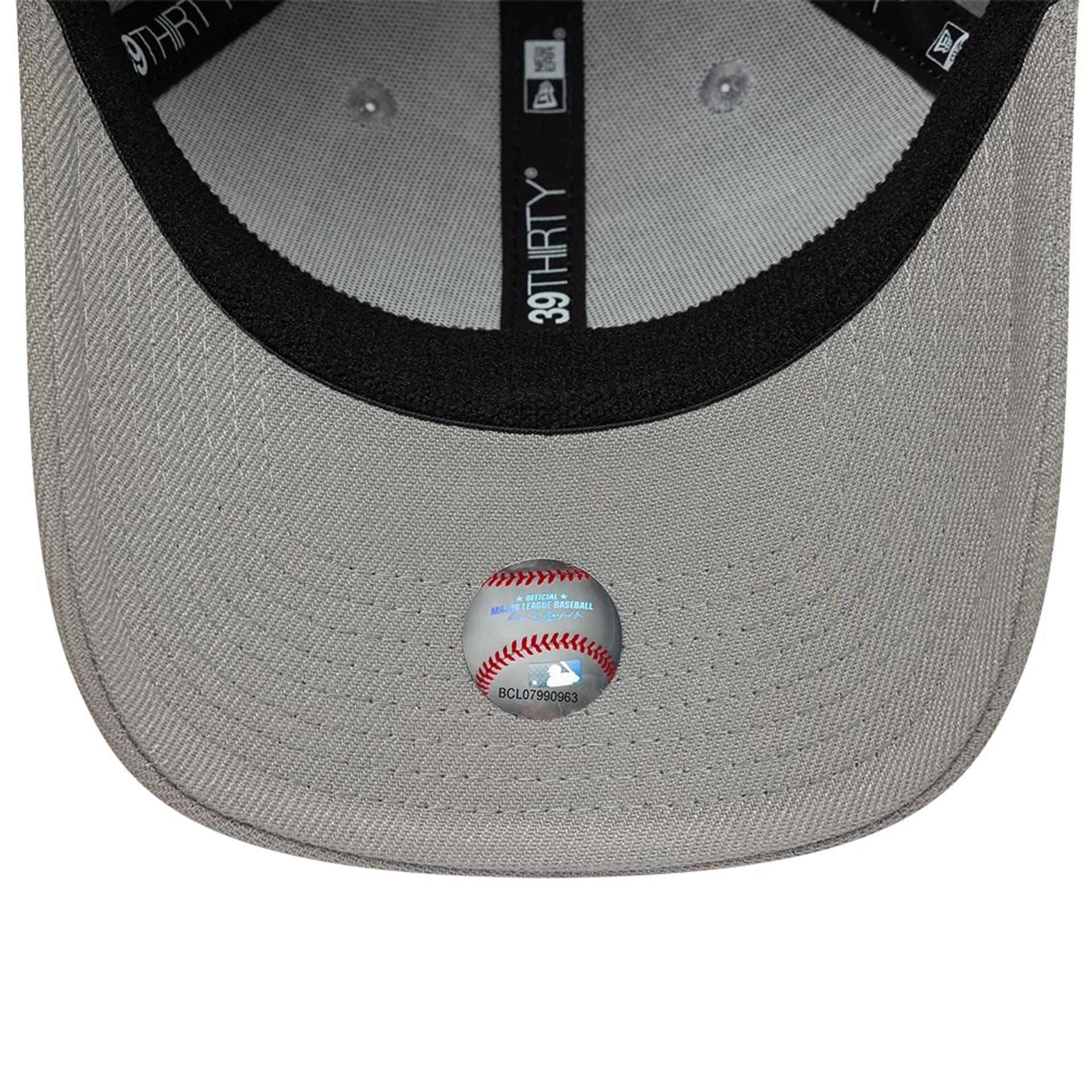 This is a Oakland Athletics MLB Grey 39THIRTY Stretch Fit Cap 7
