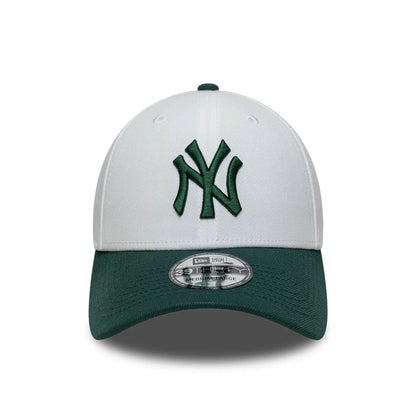 This is a New York Yankees MLB White 39THIRTY Stretch Fit Cap 2