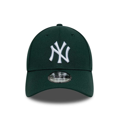 New York Yankees MLB Dark Green New Era 39THIRTY Stretch Fit Cap, front view showing the raised white NY logo embroidered on the front panel, with a curved dark green visor and the 39THIRTY size sticker on the visor.