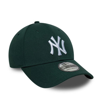 This is a New York Yankees MLB Dark Green 39THIRTY Stretch Fit Cap 3