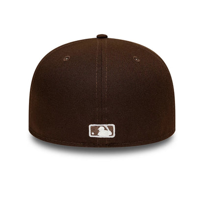 Pictured is this MLB New York Yankees 59FIFTY Fitted cap in dark brown. 5