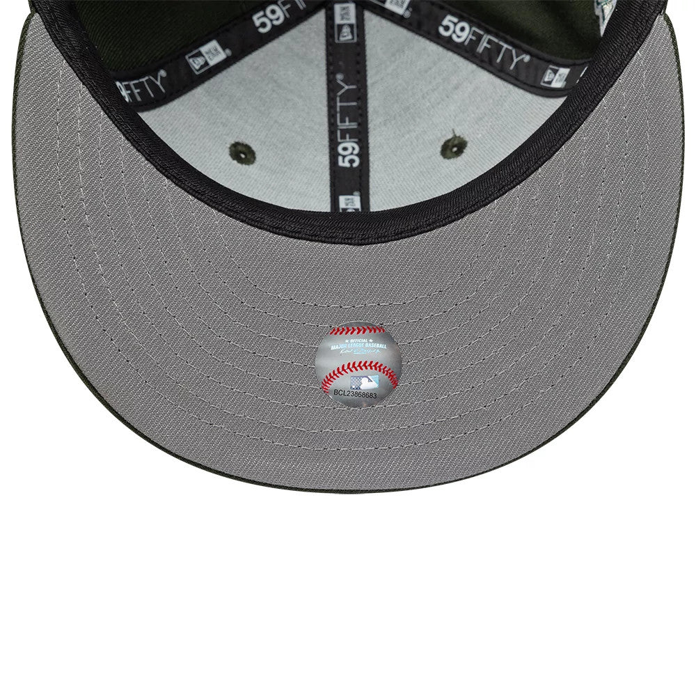 This is a New York Yankees MLB Sidepatch Dark Green 59FIFTY Fitted Cap 2