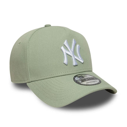 This is a New York Yankees MLB Pastel Green 9FORTY A-Frame Adjustable Cap 3