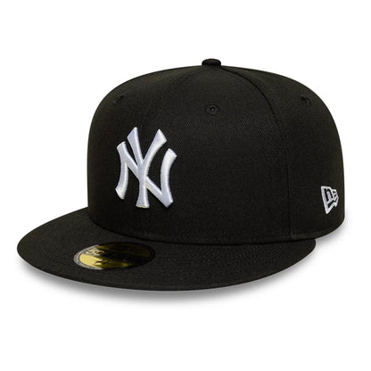 This is a New York Yankees MLB Black 59FIFTY Fitted Cap 1