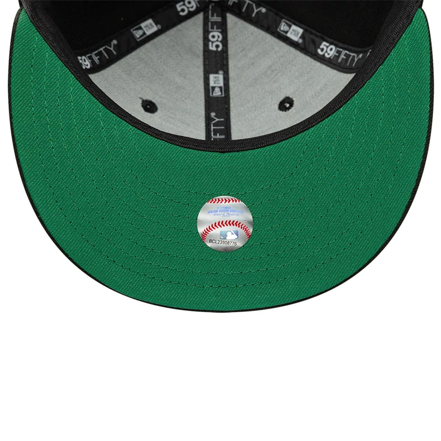 This is a New York Yankees MLB Black 59FIFTY Fitted Cap 2