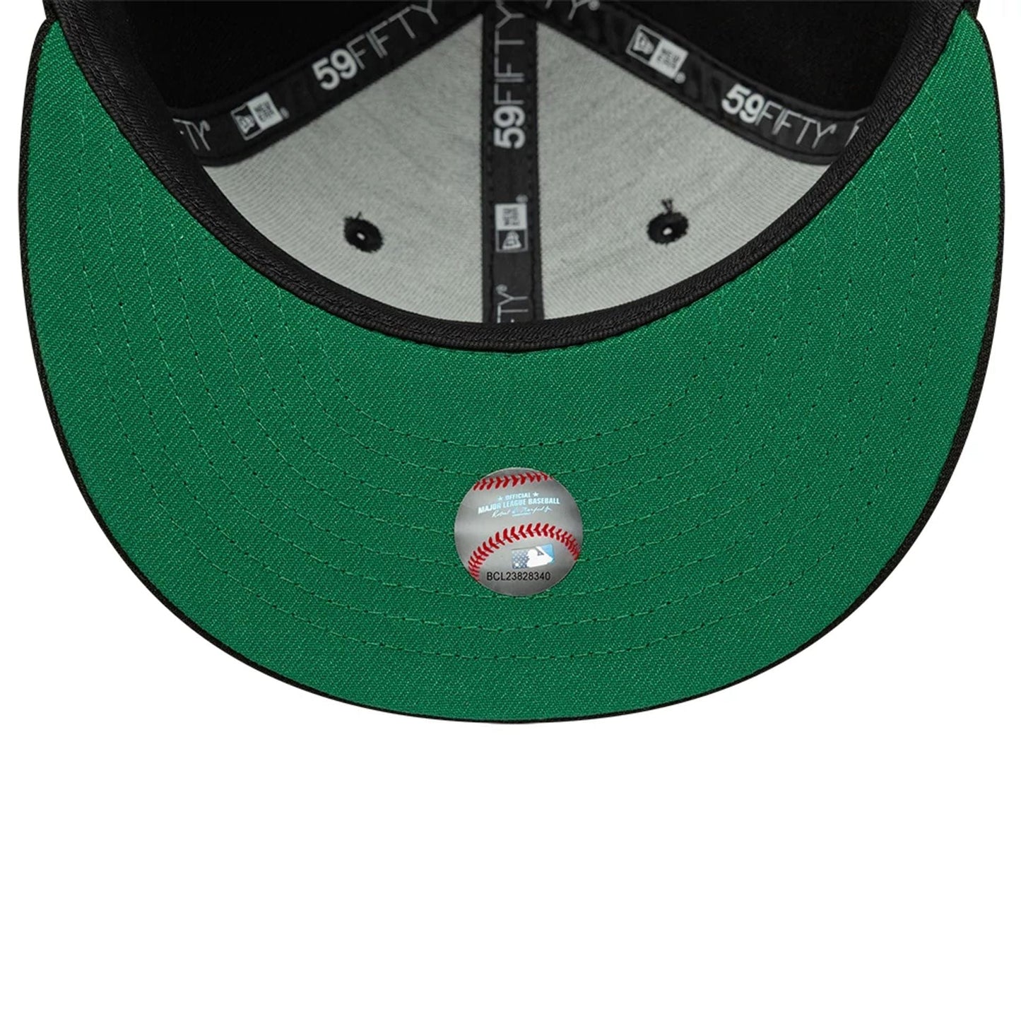 This is a Chicago White Sox MLB Black 59FIFTY Fitted Cap 2