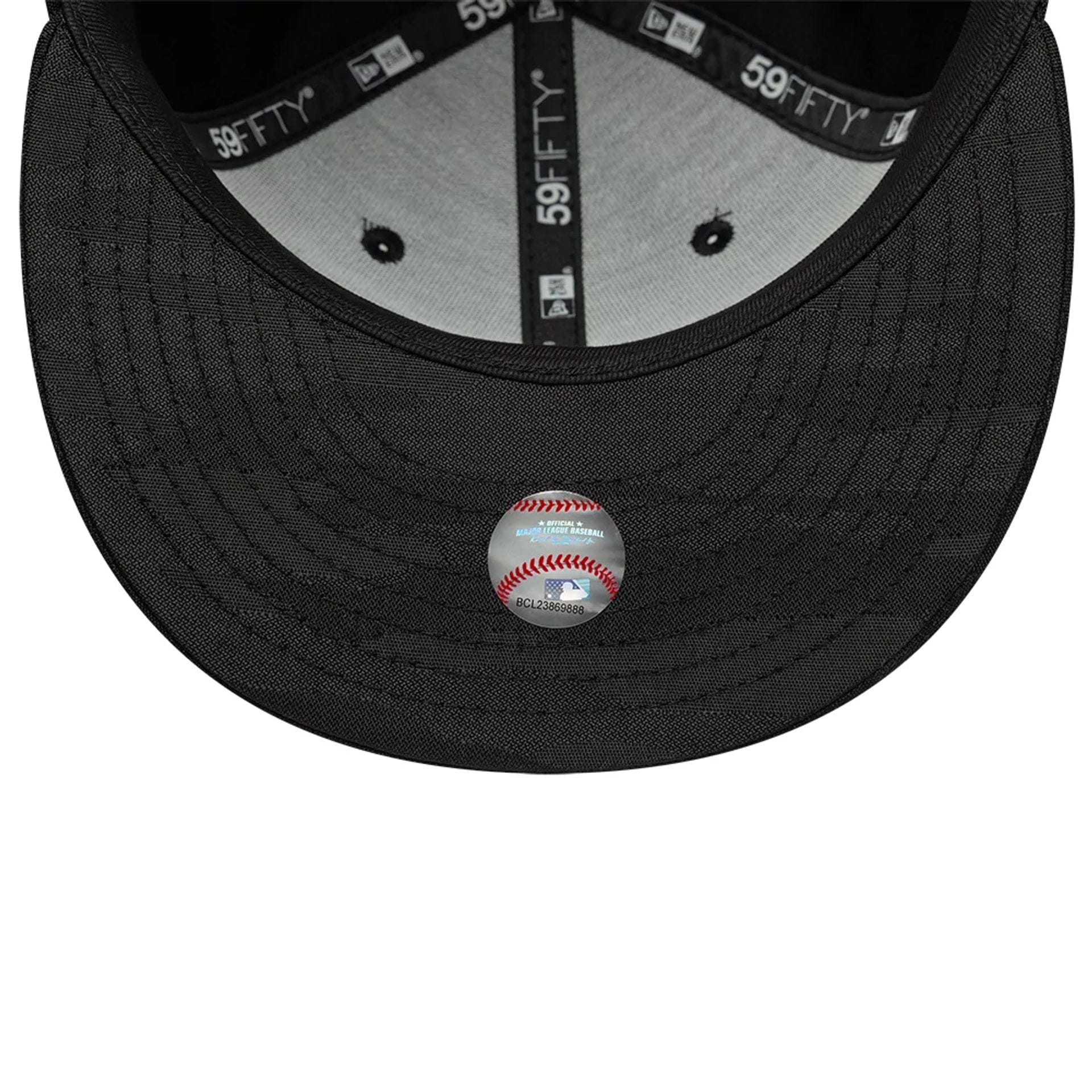 This is a New York Yankees MLB Black 59FIFTY Fitted Cap 7