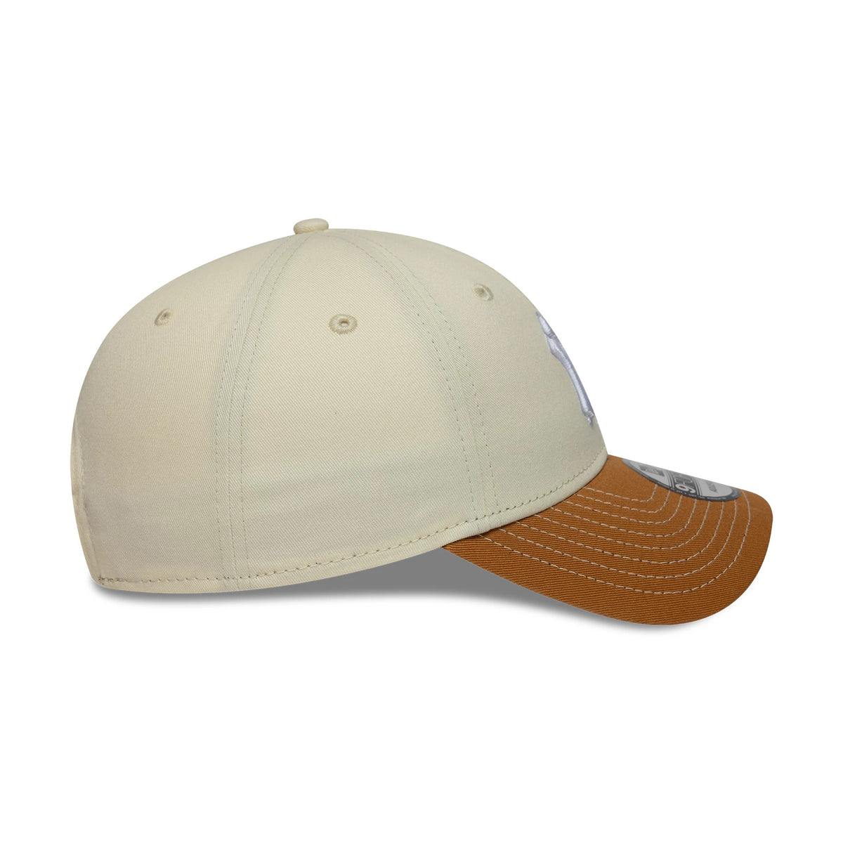 Pictured is this MLB New York Yankees 9FORTY cap in cream and brown. 6